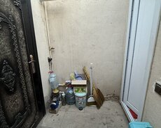 Yol kenari 1 otaqli esyali həyət evi