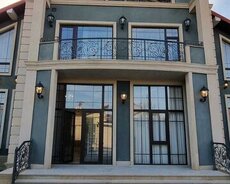 Mərdəkanda Baq evi satilir 12 sot