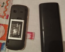 Это телефон Nokia и Samsung, это грубо.