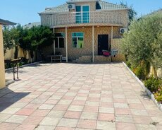 Zabrat qəsəbəsində 5 otaqlı ev satılır