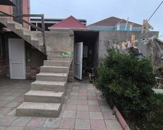 Masazirda 2 Mertebeli həyət Evi Satilir
