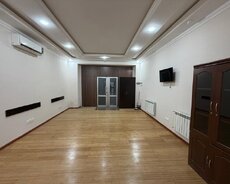Nəsimi rayonu, Hüseyin Seyidzadə kücəsi, Yeganə Şadlıq Saray