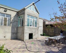 Maştağa qəsəbəsində 3 otaqlı ev satılır