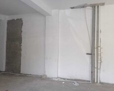 Tanınmış ticarət mərkəzində geniş obyekt sa
