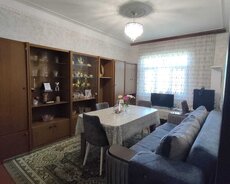 Yeni günəşli, D massivində 2 otaqlı əla mənzil