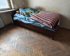 Çarpayı tək nəfərlik