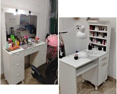 Manikür masası və salon güzgüsü
