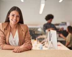 Ofis menecer işi təklif olunur