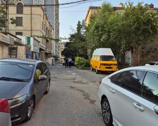 Ayna sultanova heykelin yaninda kirayə obyekt verilir