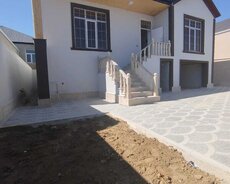 Meştağada həyət evi satilir