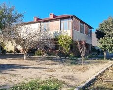 Buzovnada bağ evi satılır