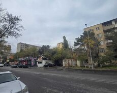 E. Akademiyasi metrosu