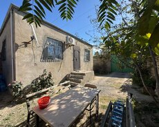 Maştağa qəsəbəsində 3 otaqlı həyət evi satılır
