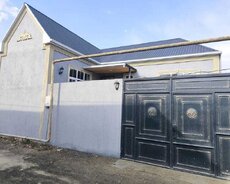 Ramanida həyət evi satilir