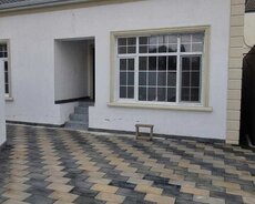 Buzovnada həyət evi satılır