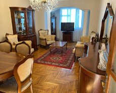 Atatürk prospektində 3 otaqlı mənzil satılır