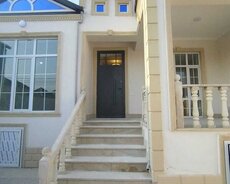 Maştağa qəsəbəsində 3 otaqlı ev satılır