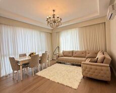 Xətai r., Müstəqillik küçəsi