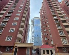 Zabitlər parkının yanında 4 otaqlı mənzil satılır