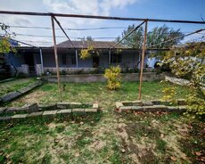 Maştağa qəsəbəsində 5 otaqlı bağ evi satılır