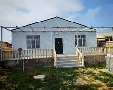 Maştağa qəsəbəsində 4 otaqlı ev