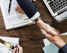 Satış meneceri tələb olunur