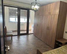 E. Akademiyasi metrosu