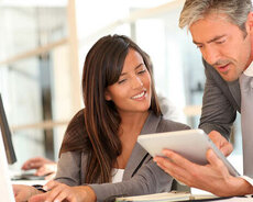 Oofis meneceri tələb olunur