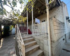 Maştağada həyət evi satilir