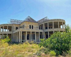 Satılır 10 otaqlı həyət evi/bağ evi 608 m²