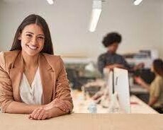 Ofis menecer tələb olunur