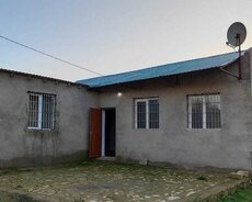 Maştağa qəsəbəsində 3 otaqlı ev satılır