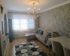 Neftçilər metrosu yaxınlığında 3 otaqlı tam əşyalı mənzil