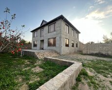 2 mərtəbəli həyət evi satılır