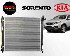 Kia Sorento su radiatoru