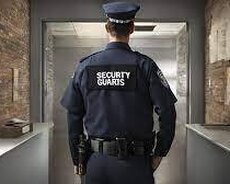 Gənclikdə yerləşən Stomatoloji Klinikaya Mühafizəçi tələbi