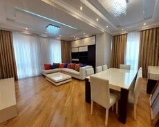 Elmlər Akademiyası m/s yaxın 3 otaq satılır