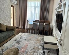 Azadlıq metrosu yaxınlığında 3 otaqlı mənzil