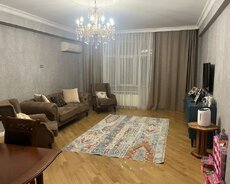 Megafunın yanında 3 otaqlı mənzil satılır