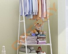 Rəfli rahat və mobil döşəmə asılqan paltar və ayaqqabılarınızı