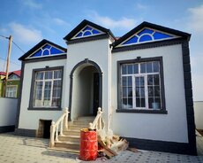 Maştağa qəsəbəsində 3 otaqlı ev satılır