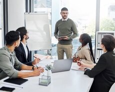 İdarəetmə və Təşkilatçılıq üzrə Mütəxəssis