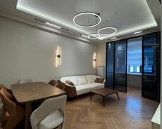 Renessans Palace'da 2 otaqlı mənzil satılır