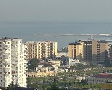 Hüseyn Cavid parkının yanında 3 otaq satılır