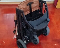 Uşaq arabası satılır