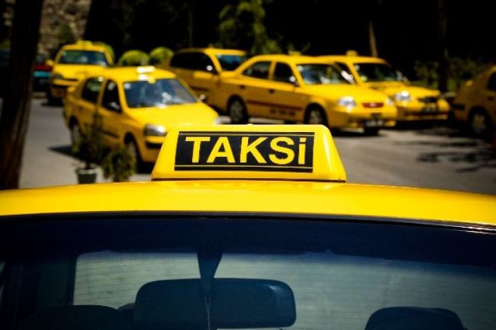 Taksi üçün buraxılış vəsiqələri və taksi sifarişi operatoru fəaliyyətinə icazə 7 il müddətinə veriləcək