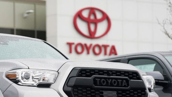 Toyota ilk 6 ayda qlobal satışlarını 5,1 faiz artırıb